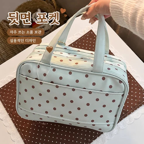 Travel toiletry bag product photo 5