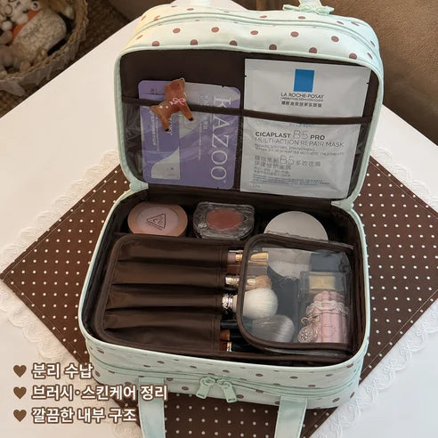 Travel toiletry bag product photo 2
