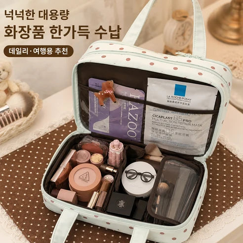 Travel toiletry bag product photo 3