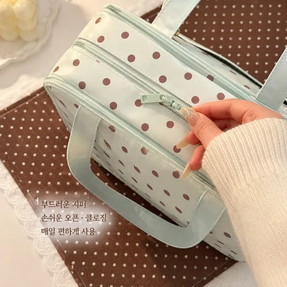 Travel toiletry bag product photo 4