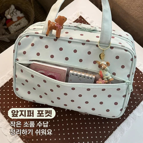 Travel toiletry bag product photo 7